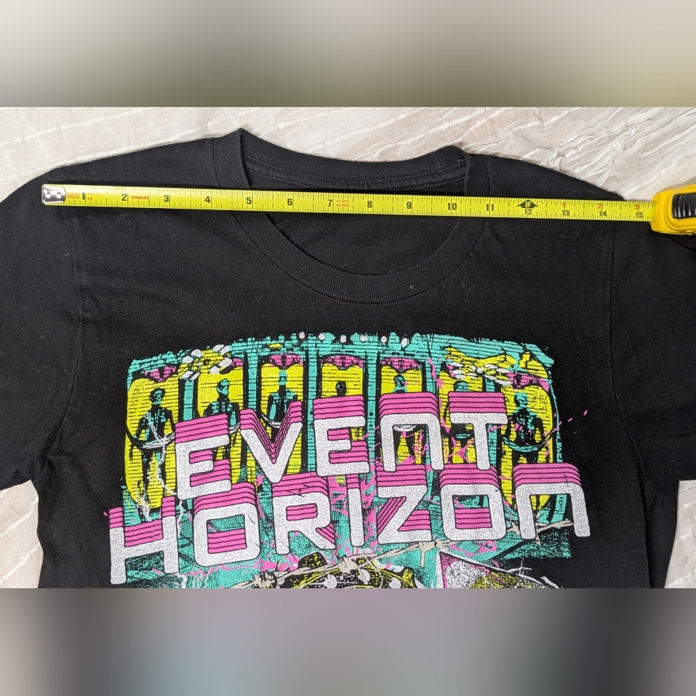 🎟️Event Horizon Black Graphic T-Shirt🎟️ - Picture 6 of 7